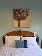 Lyndale Lodge