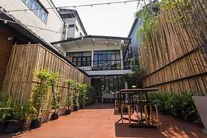Z's Hostel at Tha Phae Gate