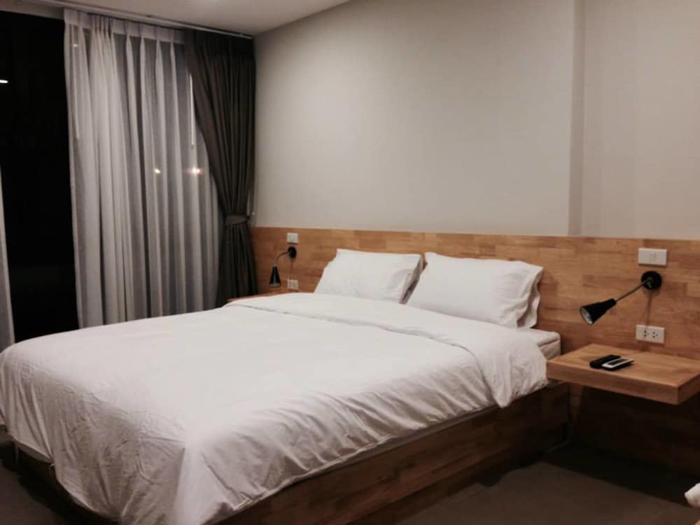 Easy Hotel