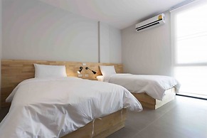 Easy Hotel