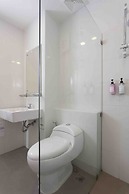 Easy Hotel