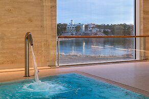 Regatta Spa Hotel