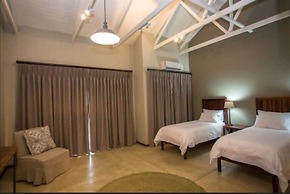 Hamiltons Lodge & Restaurant