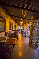 Hamiltons Lodge & Restaurant