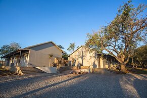 Hamiltons Lodge & Restaurant