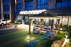 Sky Hotel