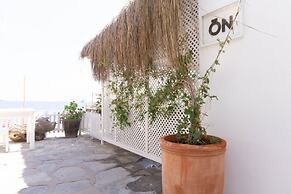 Daphnis Hotel