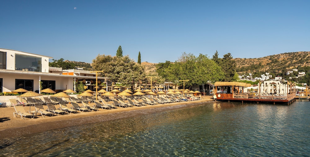 Daphnis Hotel