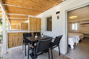 Daphnis Hotel