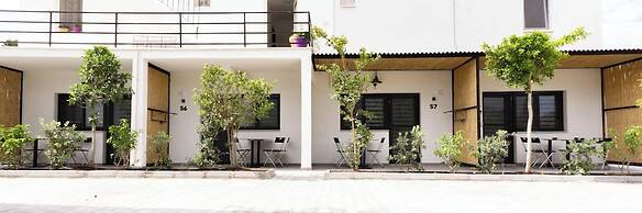 Daphnis Hotel