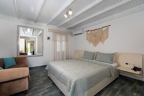Kefi Beach and Suites