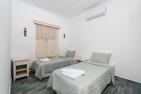 Kefi Beach and Suites