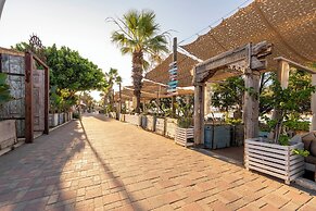 Kefi Beach and Suites