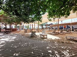 Kefi Beach and Suites