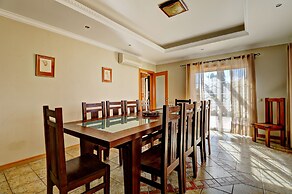 Villas2Go2 Viva Galé