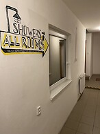 Easy Housing Hostel
