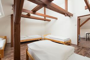 Easy Housing Hostel