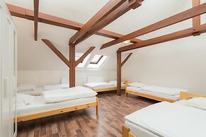 Easy Housing Hostel