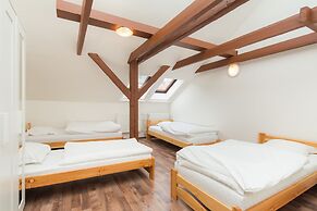 Easy Housing Hostel