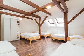 Easy Housing Hostel