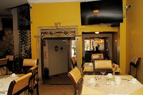 Colony Inn Hotel