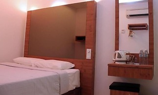 Dream Hotel