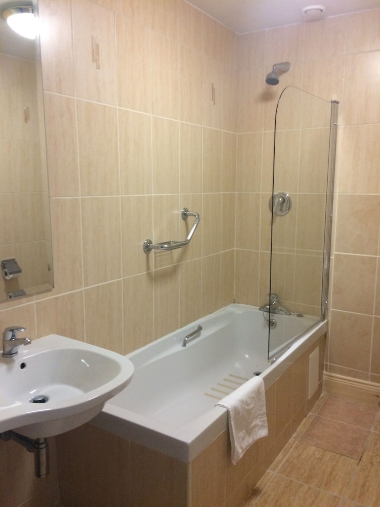 Eviston House Hotel
