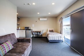 Ellerslie Palms Motel