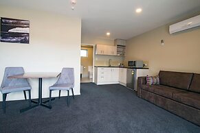 Ellerslie Palms Motel