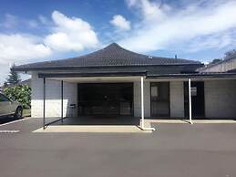 Ellerslie Palms Motel