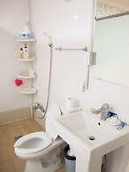 Tiara Guesthouse - Hostel