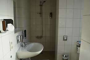 B&D Hotel