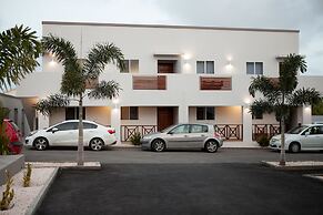 Curadise Living
