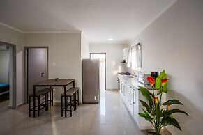 Curadise Living