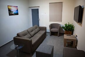 Curadise Living