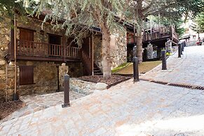 Tarter Mountain Suites