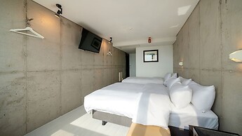 CNB HOTEL (COZYANDBOUTIQUE)