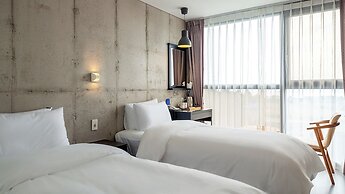 CNB HOTEL (COZYANDBOUTIQUE)