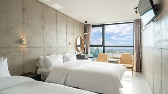 CNB HOTEL (COZYANDBOUTIQUE)