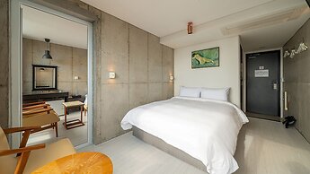 CNB HOTEL (COZYANDBOUTIQUE)