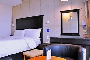 CNB HOTEL (COZYANDBOUTIQUE)