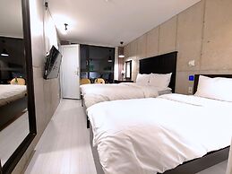CNB HOTEL (COZYANDBOUTIQUE)