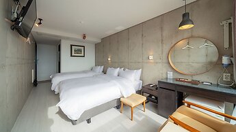 CNB HOTEL (COZYANDBOUTIQUE)