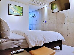 CNB HOTEL (COZYANDBOUTIQUE)