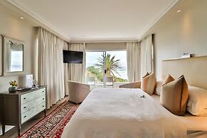 Hermanus Beachfront Lodge