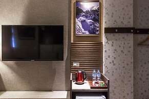 Maple Hotel