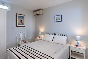 Sea View Studios
