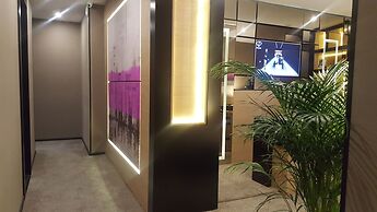Dominic & Smart Luxury Suites Republic Square
