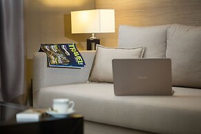 Dominic & Smart Luxury Suites Republic Square