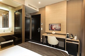 Dominic & Smart Luxury Suites Republic Square